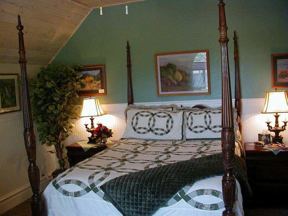 Monroe Inn Bed & Breakfast